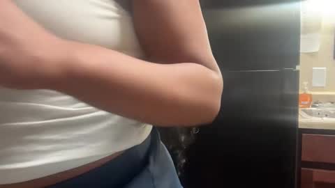 penutbutter691 online show from May 18, 3:18 pm