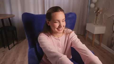 im Kira today is my 1st day here 3 online show from June 17, 4:48 am