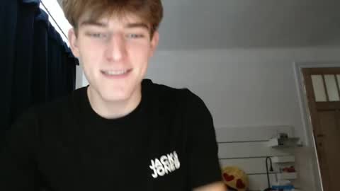 Snapshot of pepito1083 chatting on December 7, 1:07 pm cutebelgianboy online show from December 7, 1:07 pm