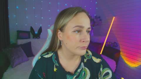 Dia  online show from January 10, 10:39 am