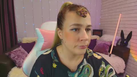 Dia  online show from February 16, 9:27 pm