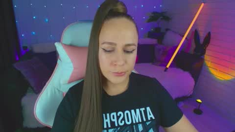 Dia  online show from September 14, 7:13 pm