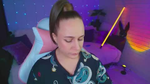 Dia  online show from November 27, 5:20 am