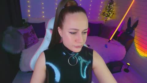 Snapshot of pepper_cat chatting on February 10, 8:24 pm Dia online show from February 10, 8:24 pm