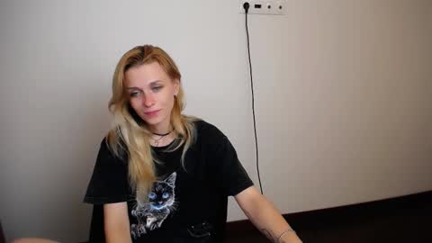 Mia online show from September 21, 7:10 am