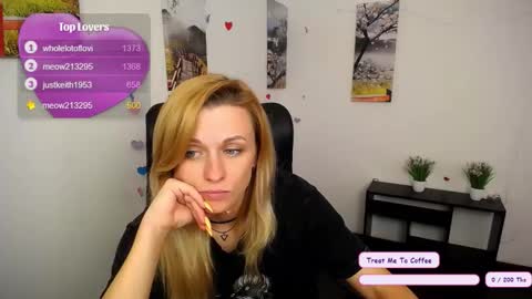 Mia online show from October 16, 10:38 am