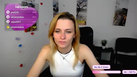 Mia online show from November 12, 7:53 am