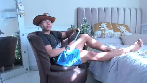 percy_god online show from November 27, 8:11 pm