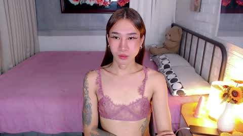 Snapshot of perfectstranger_ chatting on November 28, 9:17 pm Chloe online show from November 28, 9:17 pm