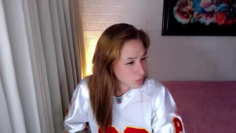 Snapshot of perfectstranger_ chatting on December 1, 6:51 am Chloe online show from December 1, 6:51 am