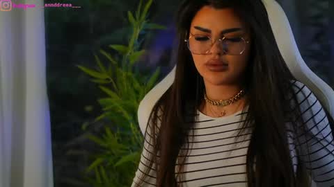 Dee online show from January 3, 9:15 am