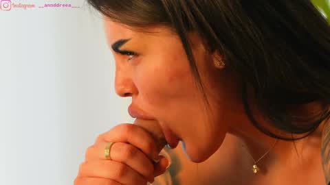 Dee online show from February 26, 1:19 pm