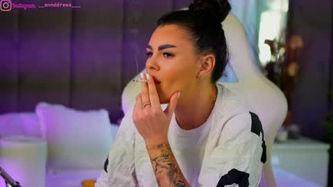 Dee online show from October 23, 12:04 pm