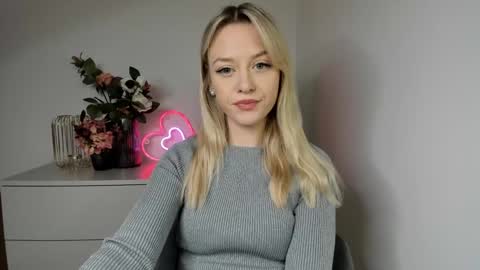 Snapshot of perfectxcindy chatting on December 28, 10:25 am Cindy online show from December 28, 10:25 am