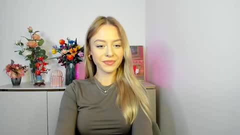 Snapshot of perfectxcindy chatting on November 11, 6:35 am Cindy online show from November 11, 6:35 am