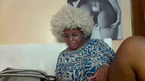 Snapshot of periwinkle20 chatting on November 27, 8:44 pm Taurus online show from November 27, 8:44 pm