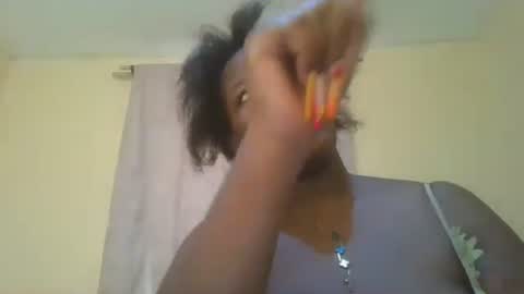 Snapshot of periwinkle20 chatting on December 1, 6:40 am Taurus online show from December 1, 6:40 am