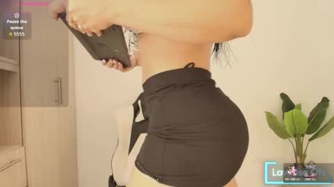 Snapshot of perla_milf4u chatting on October 21, 2:18 pm PERLA online show from October 21, 2:18 pm