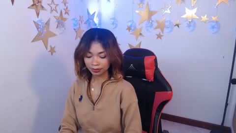 Perla online show from October 10, 9:25 pm