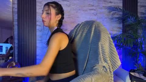Snapshot of perlaa_moon_ chatting on May 1, 6:34 pm PERLA online show from May 1, 6:34 pm