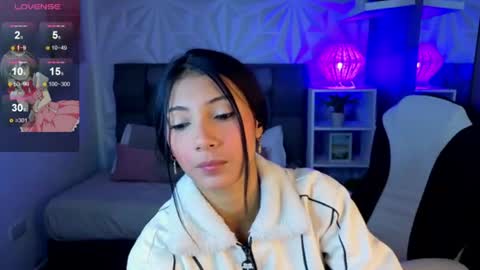 Snapshot of perlaa_moon_ chatting on June 15, 12:29 pm PERLA online show from June 15, 12:29 pm