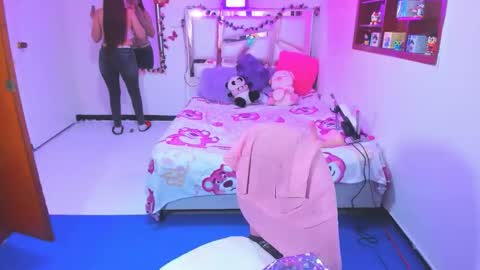 Snapshot of perlabeautiful chatting on November 12, 12:55 am PERLA online show from November 12, 12:55 am