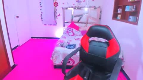 PERLA online show from May 13, 1:36 am