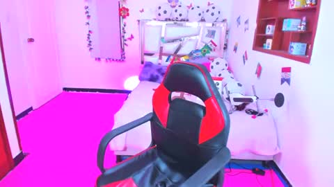 PERLA online show from July 18, 1:48 pm