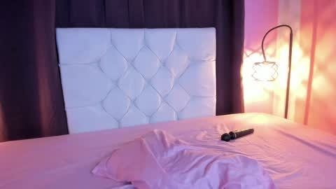 Marie online show from May 31, 1:40 pm