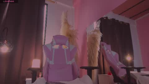 Snapshot of persefone_saira chatting on July 6, 12:02 pm Marie online show from July 6, 12:02 pm