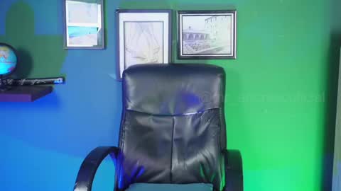 andres    online show from February 20, 8:09 pm