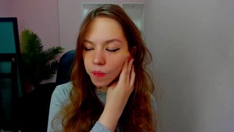 Snapshot of persinaky chatting on December 5, 10:46 am horror flying on the wings of the night.... online show from December 5, 10:46 am