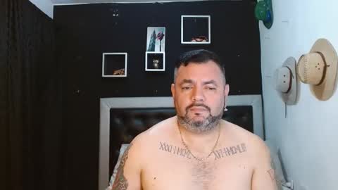 Snapshot of perverseveteranmanxxx chatting on January 22, 3:51 pm Carlos online show from January 22, 3:51 pm