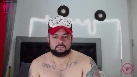 Snapshot of perverseveteranmanxxx chatting on October 15, 9:15 pm Carlos online show from October 15, 9:15 pm