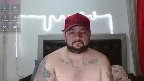 Snapshot of perverseveteranmanxxx chatting on November 24, 4:45 am Carlos online show from November 24, 4:45 am