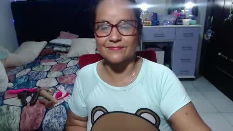 Snapshot of pervert_mommy_x chatting on May 9, 10:09 am SAMY online show from May 9, 10:09 am