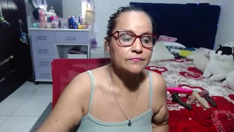 Snapshot of pervert_mommy_x chatting on May 26, 10:33 am SAMY online show from May 26, 10:33 am