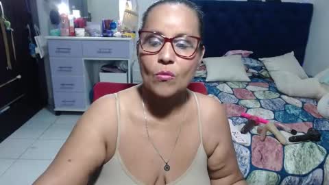 Snapshot of pervert_mommy_x chatting on June 4, 9:48 am SAMY online show from June 4, 9:48 am