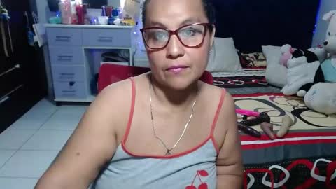 Snapshot of pervert_mommy_x chatting on June 7, 1:04 pm SAMY online show from June 7, 1:04 pm