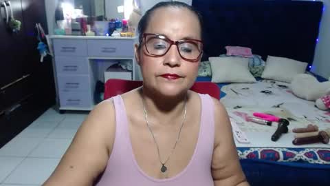 Snapshot of pervert_mommy_x chatting on June 19, 9:35 am SAMY online show from June 19, 9:35 am