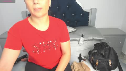 Snapshot of pervert_pantyhose chatting on February 7, 10:40 am Kimberly online show from February 7, 10:40 am