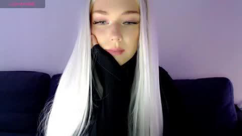 Snapshot of pervyblonde chatting on January 4, 9:00 am Isabella online show from January 4, 9:00 am