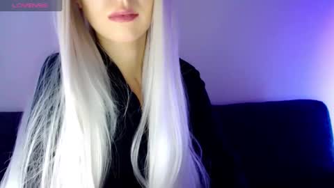 Snapshot of pervyblonde chatting on January 14, 12:03 pm Isabella online show from January 14, 12:03 pm