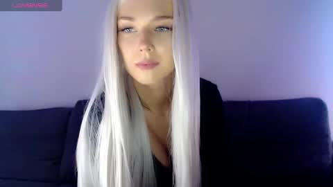 Snapshot of pervyblonde chatting on February 3, 12:47 pm Isabella online show from February 3, 12:47 pm