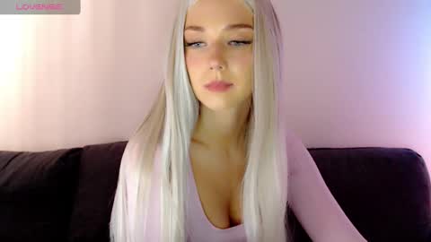 Snapshot of pervyblonde chatting on March 9, 9:24 am Isabella online show from March 9, 9:24 am