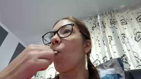 Snapshot of pervygirl69 chatting on December 31, 11:42 am Lisa - online show from December 31, 11:42 am