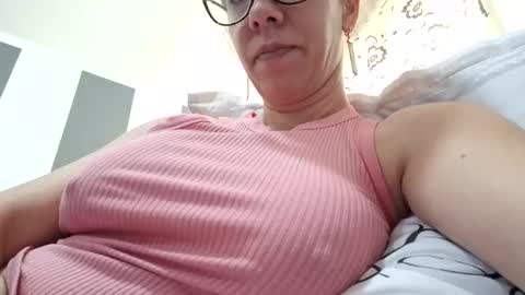 Snapshot of pervygirl69 chatting on January 6, 11:40 am Lisa - online show from January 6, 11:40 am