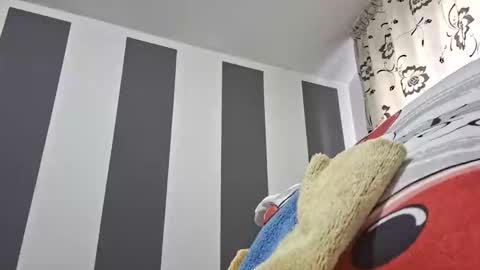 Snapshot of pervygirl69 chatting on February 25, 2:33 pm Lisa - online show from February 25, 2:33 pm