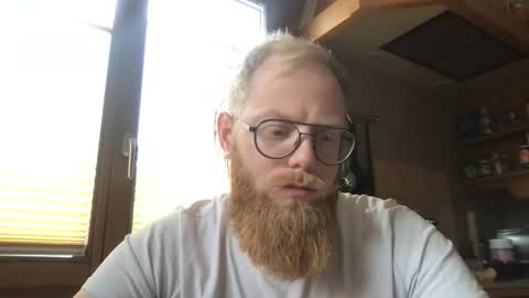 Snapshot of peschiii chatting on May 20, 11:27 am Peschi online show from May 20, 11:27 am