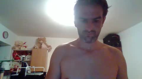 Snapshot of peshtic20 chatting on October 20, 3:18 am peshtic20 online show from October 20, 3:18 am